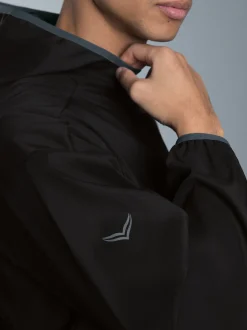 Dünne Kapuzenjacke mit praktischen Taschen Schwarz