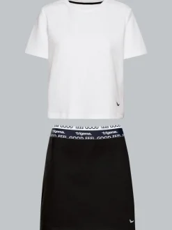 Freizeit-Set aus Cropped Oversized T-Shirt und Rock Weiss