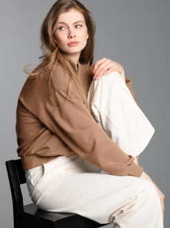 Oversized Sweatshirt mit V-Ausschnitt Haselnuss