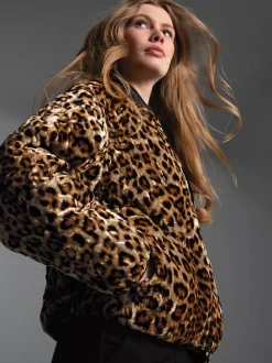 Steppjacke mit Allover-Leo-Print Haselnuss