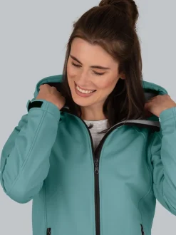 Taillierte Softshell–Kapuzenjacke Seegras