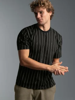 T-Shirt mit Allover Streifen-Muster Schwarz