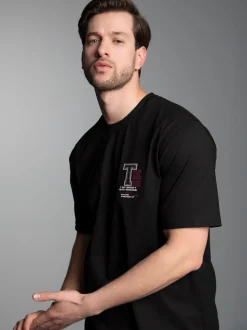 T-Shirt mit modischem Printmotiv Schwarz